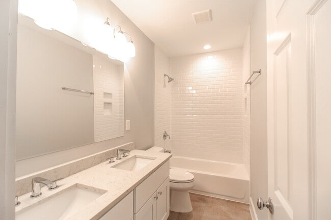 Building Photo - Heart of Brookland | 6bd 3.5 bth 4200 sqft Home | 3 porches, Large Yard