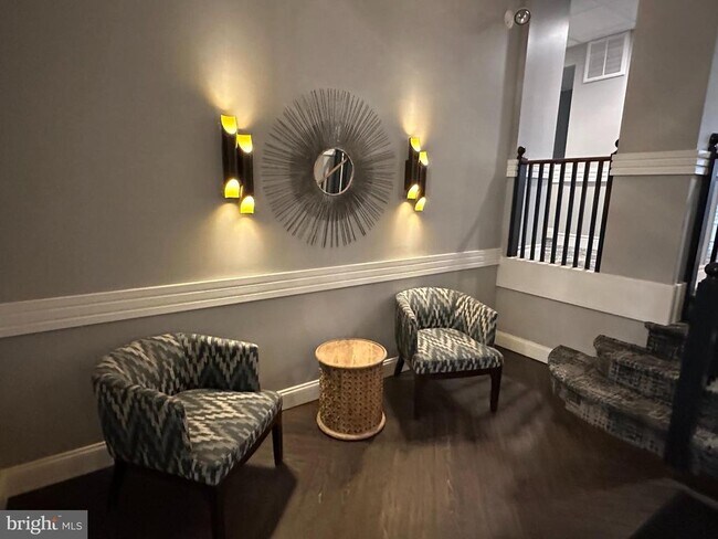 Building Photo - 104 Woodside Rd