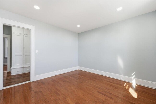 Building Photo - 61 65th St