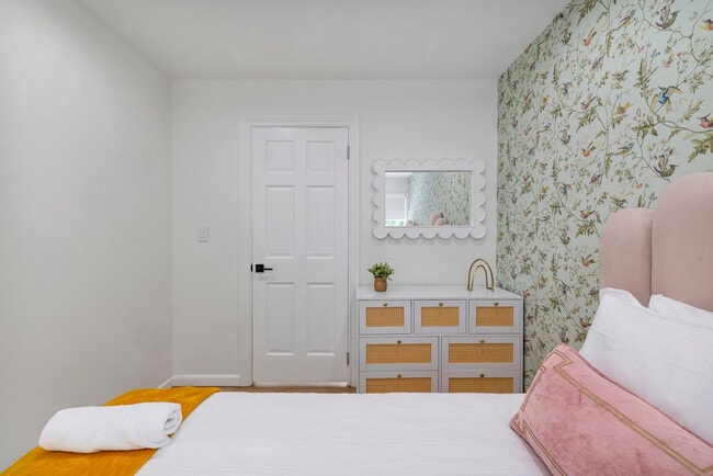 Building Photo - 2A Cherry Ln