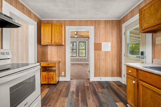 Building Photo - Charming 2 Bedroom 1 Bath In Boyce!