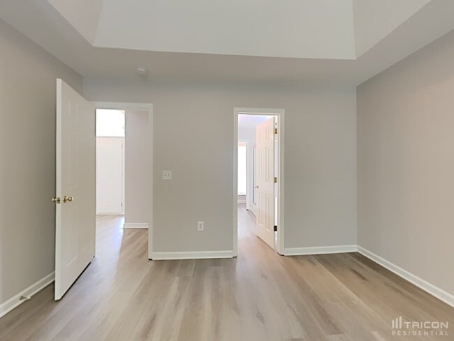 Building Photo - 812 Whitewater Dr