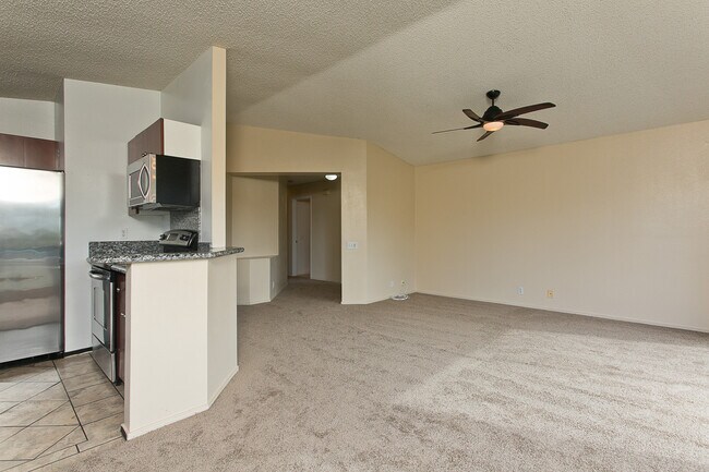 Building Photo - Arbors in Ewa Beach 2/2/2 Townhouse