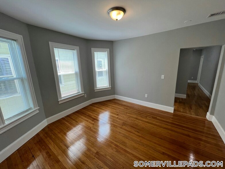 Building Photo - 366 Highland Ave