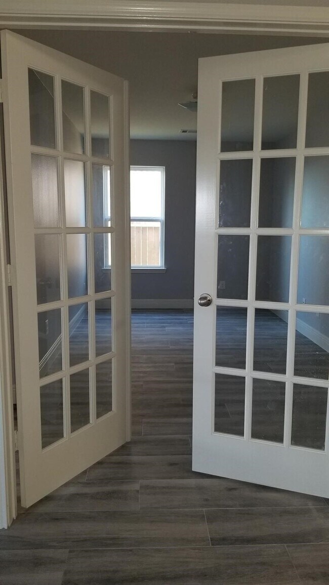 Building Photo - 9810 Blue Sapphire Ln