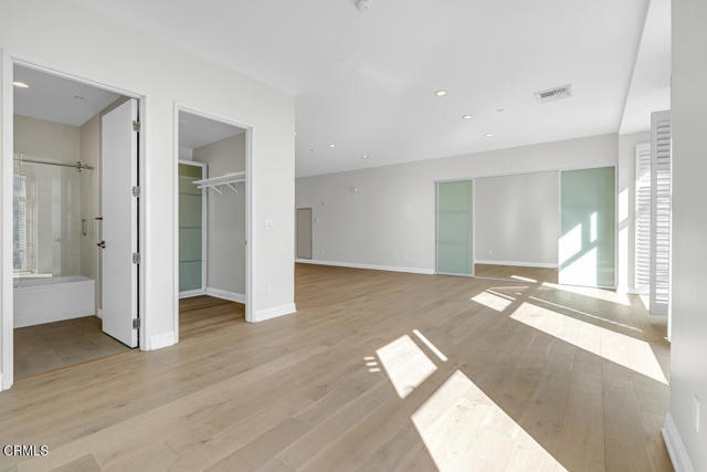 Building Photo - 801 S Grand Ave