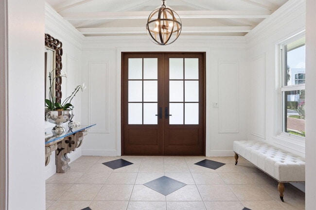 Building Photo - 309 NE 8th Ave