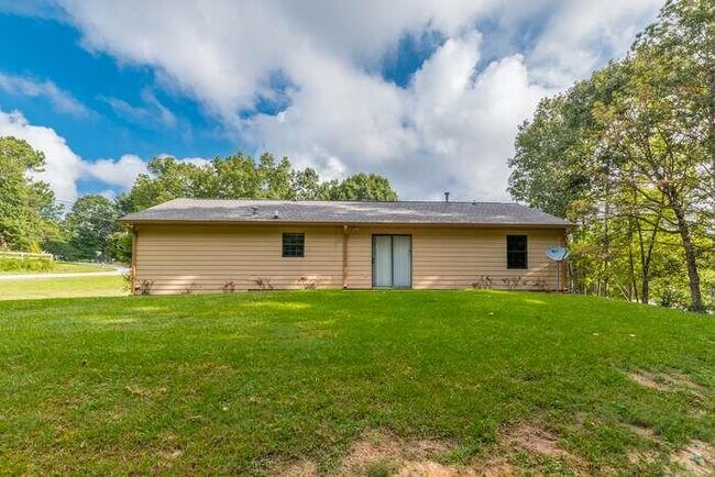 Building Photo - 4174 Warren Rd