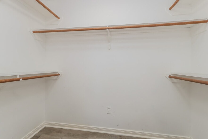 Building Photo - 16257 Sun View Ln