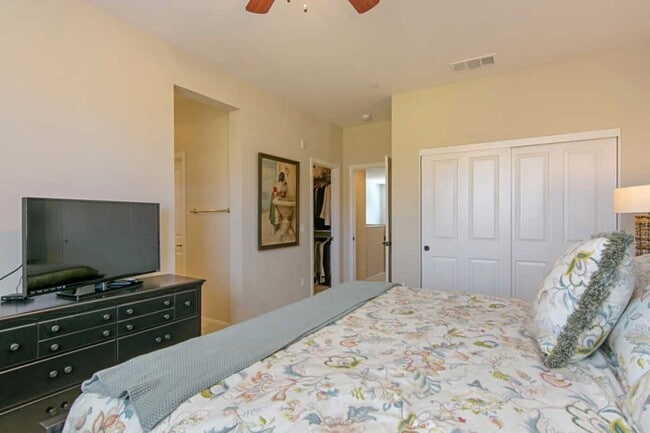 Building Photo - 10648 Village Haven Trail