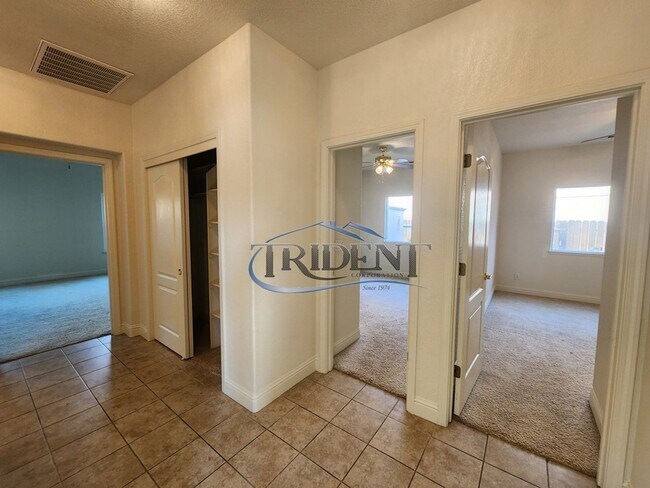 Building Photo - 4 bedroom 2 bath locaded in a cultisac