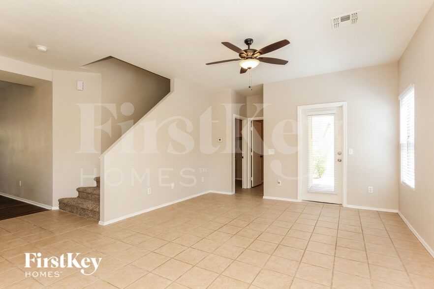 Building Photo - 2127 S Luther