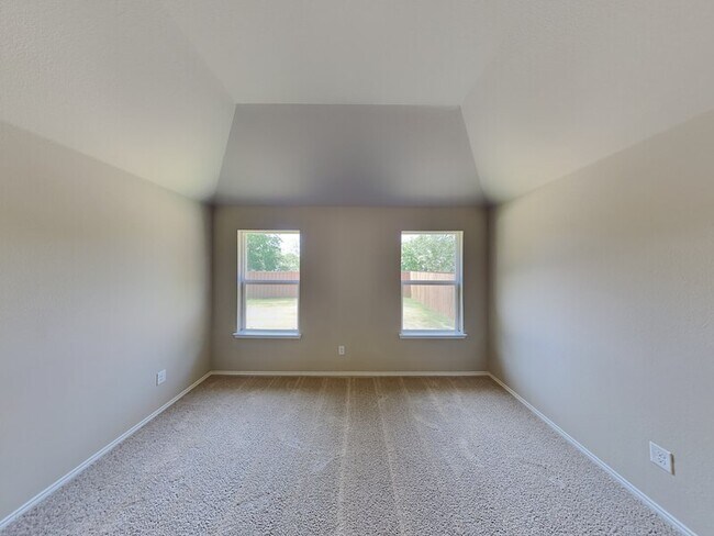 Building Photo - 10125 Boxelder Dr