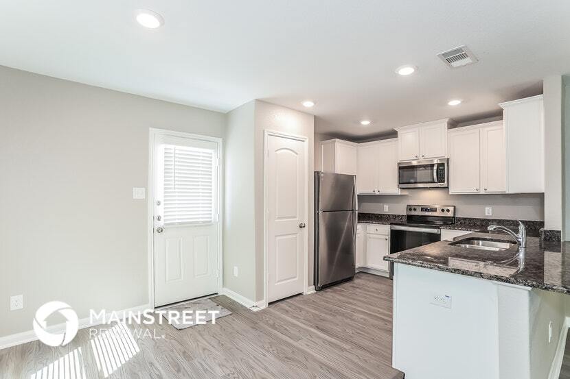 Building Photo - 25238 Dickens Dr