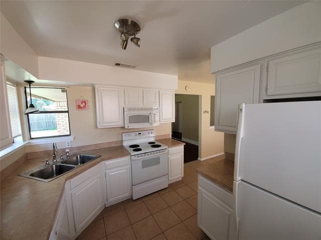 Building Photo - 817 Mountain Laurel Ln