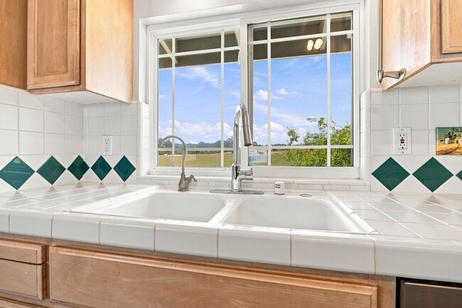 Building Photo - Beautiful 2-Bedroom La Selva Beach Home with Ocean Views