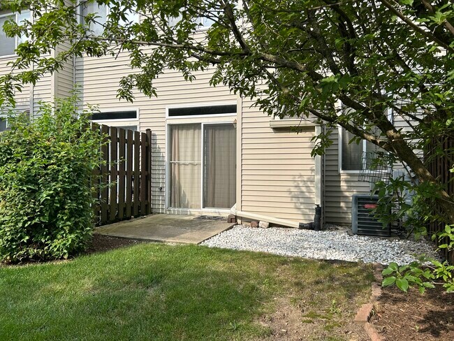 Building Photo - 1385 Redbridge Ct