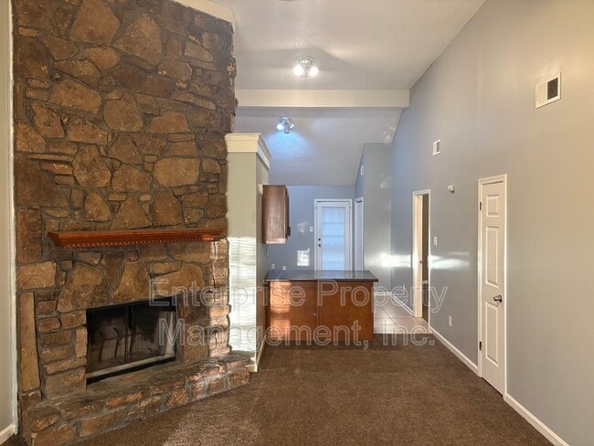 Building Photo - 3913 Oak Branch Cir E