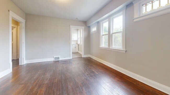 Building Photo - 3001 Denison Ave