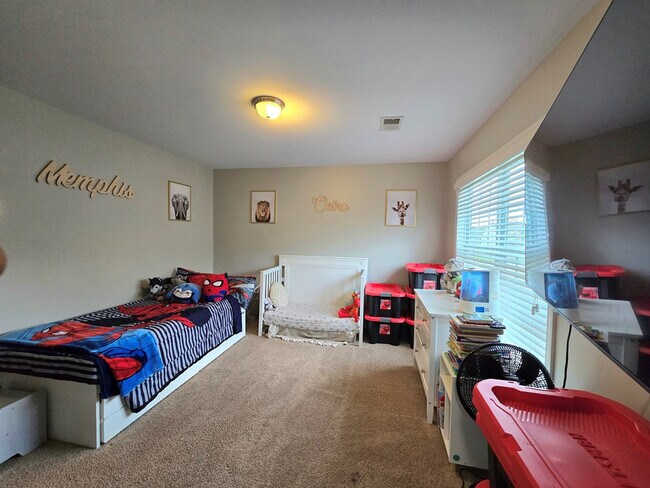 Building Photo - 525 Batty Way