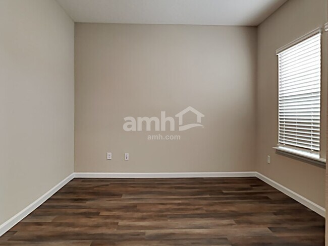 Building Photo - 193 Hemlock Point