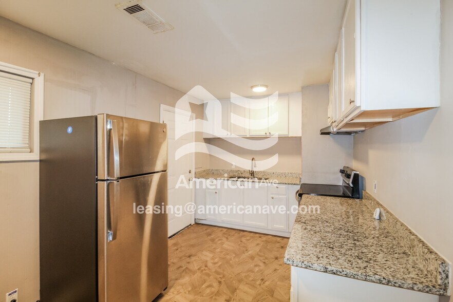 Building Photo - 2423 Adger Rd