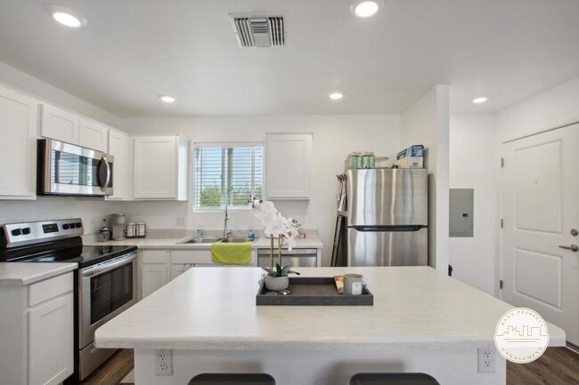 Interior Photo - Village On Greenway