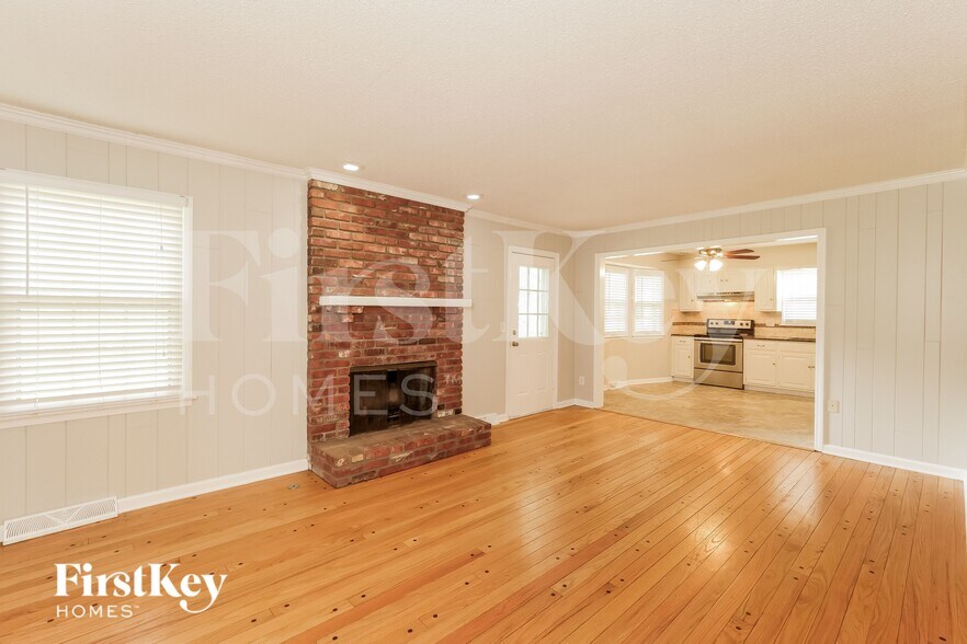 Building Photo - 10328 Horton St