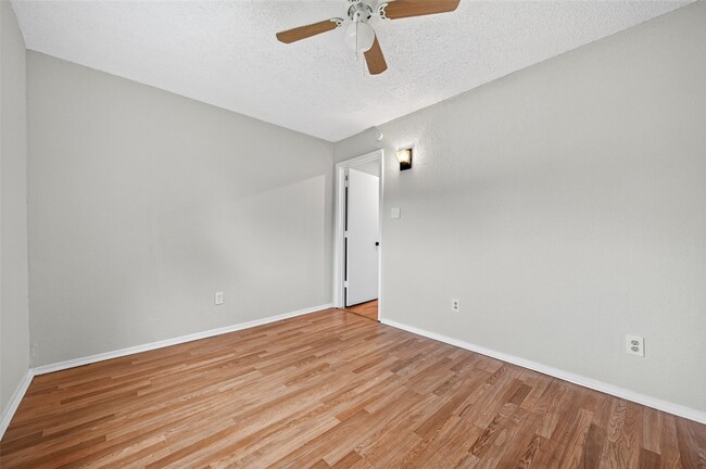 Building Photo - 10419 Appleridge Dr