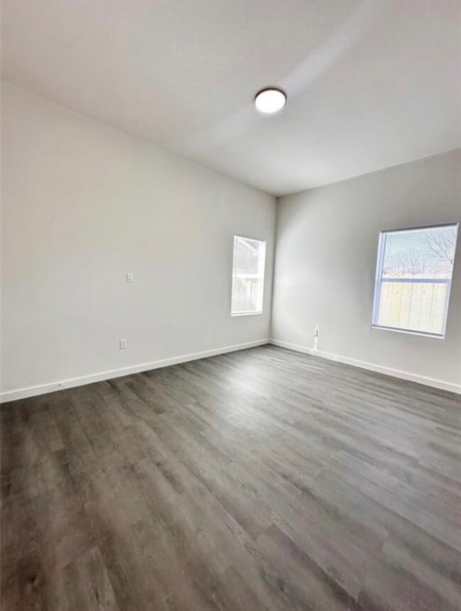 Building Photo - 328 Clearwater St