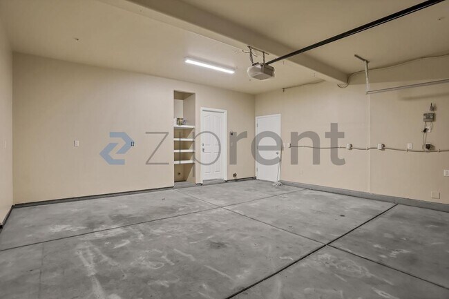 Building Photo - Unit