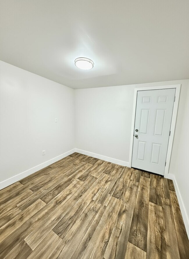 Building Photo - 1855 E Westmoreland St