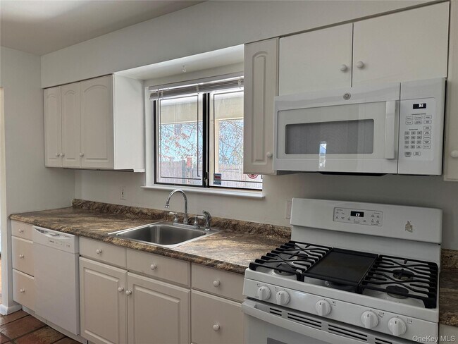 Building Photo - 37 A S Norwood Rd