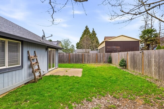 Building Photo - Beautiful 3 Bedroom, 2 Bath Home with Open Concept & Spacious Backyard