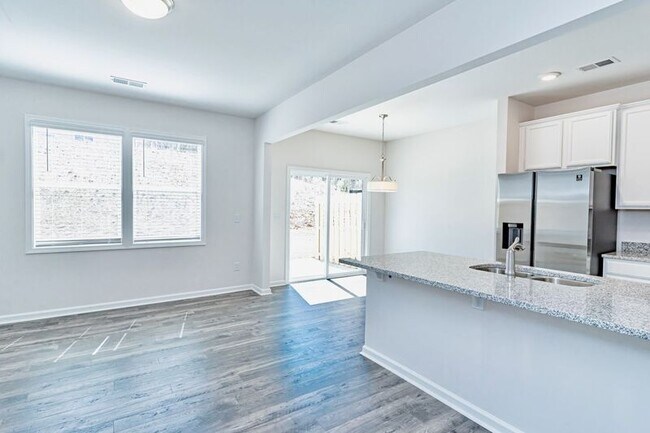Building Photo - 227 Stone Fruit Ct