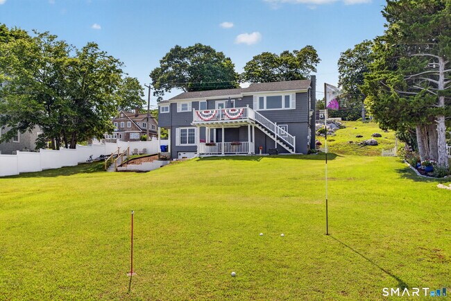 Building Photo - 272 Elm St