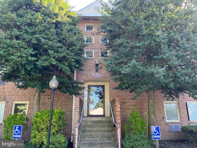 Building Photo - 100 Campbell Cir