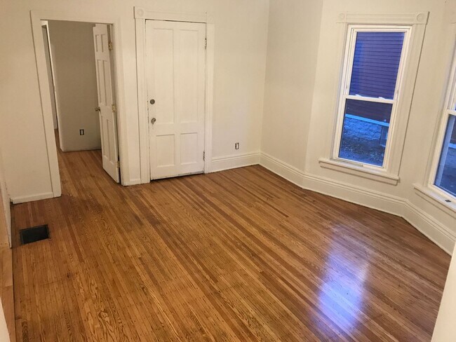 Building Photo - 88 Asbury St