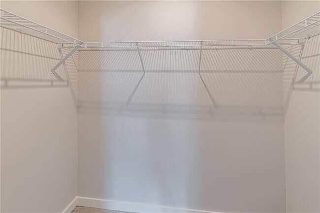 Building Photo - 472 Martin St SE