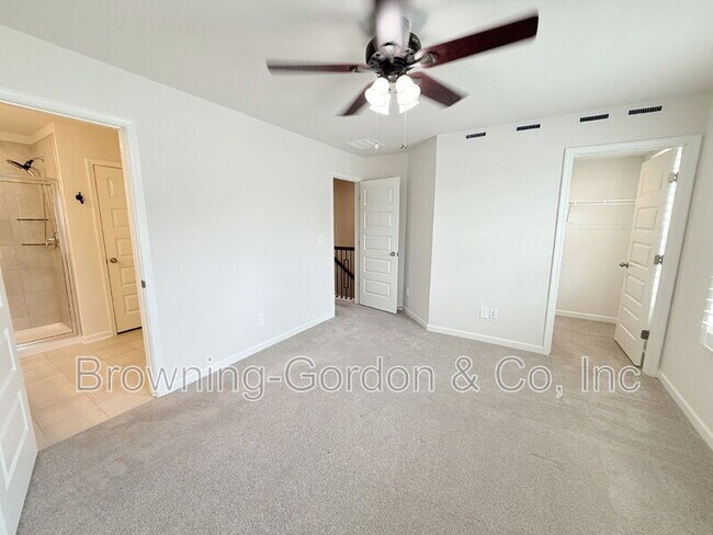 Building Photo - 5088 Dayflower Dr