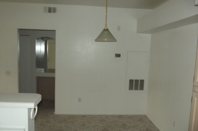 Building Photo - 5415 W Harmon Ave