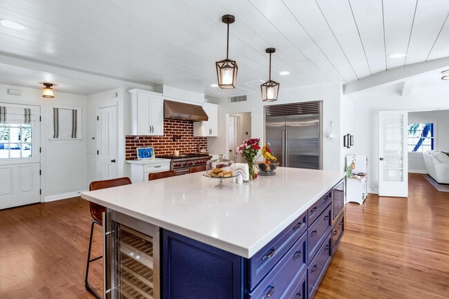 Building Photo - 1021 W Encanto Blvd