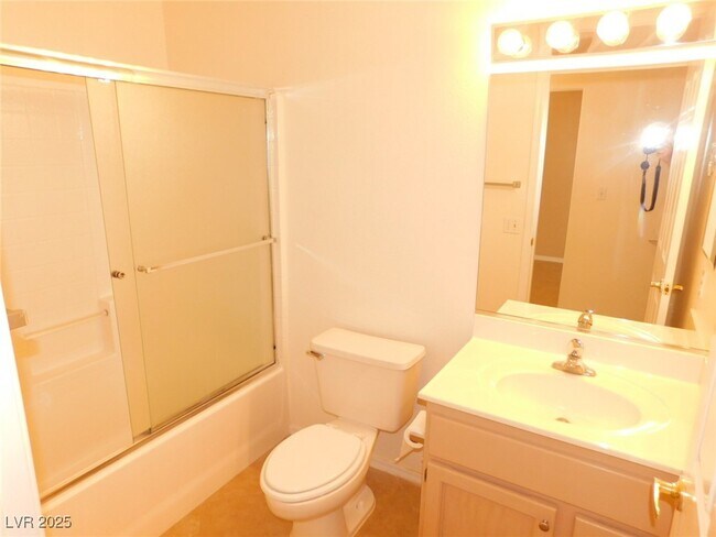 Building Photo - 2517 Banora Point Dr