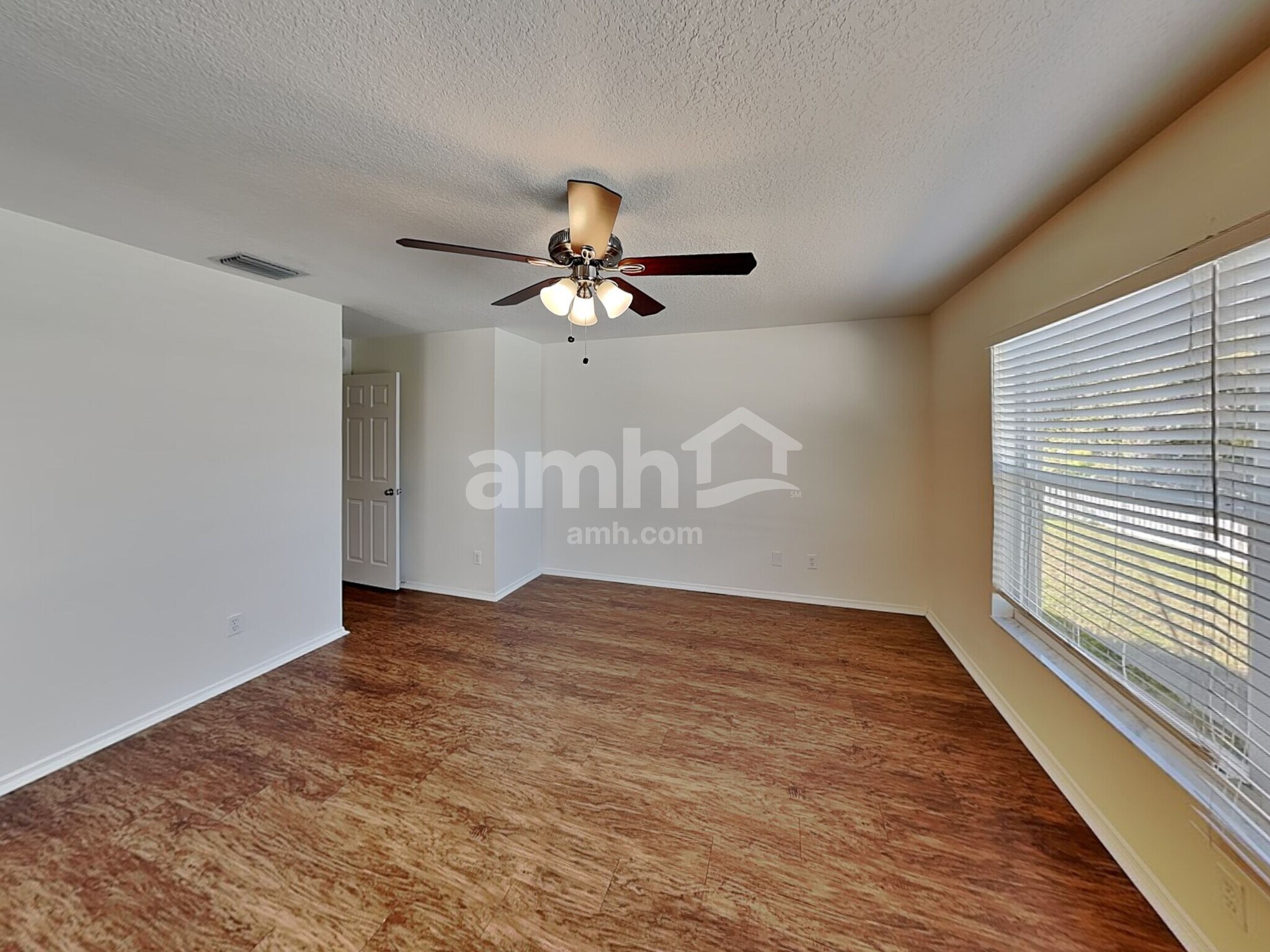 Building Photo - 312 116th St E