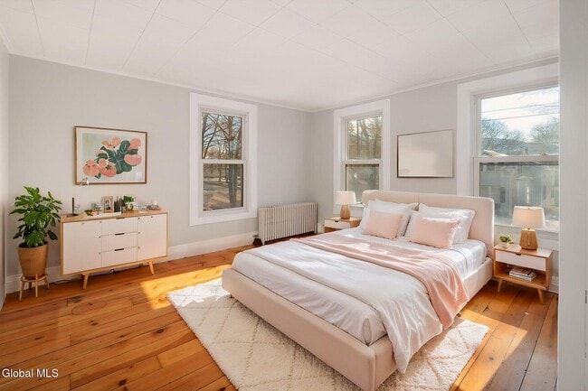 Building Photo - 232 Main St