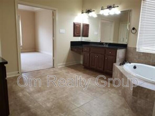 Building Photo - 5402 Valley Country Ln