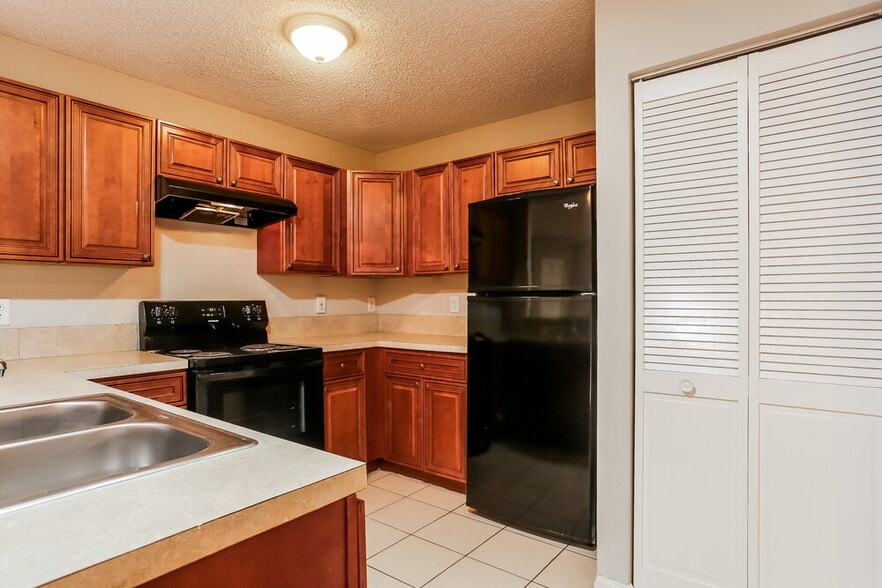 Building Photo - 4082 Eastridge Dr