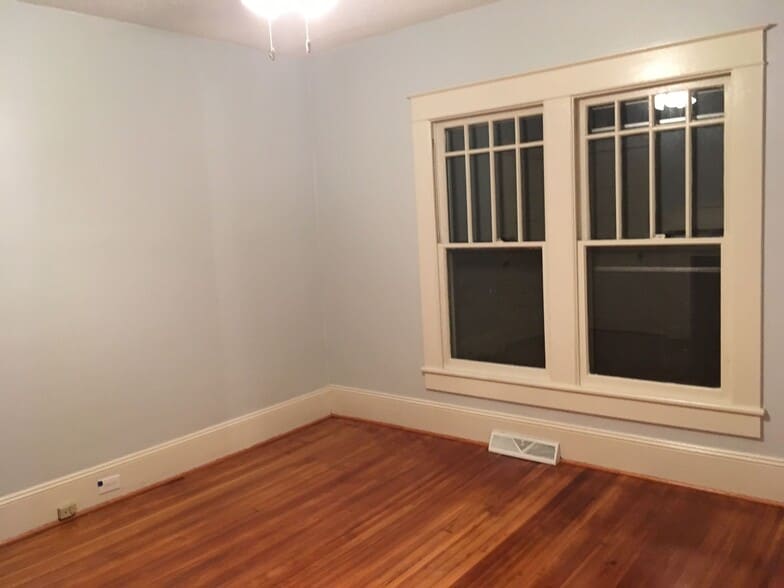 primary bedroom (13x13) - 1010 Glenwood ave