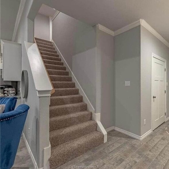 Building Photo - 3635 Kenyon Dr