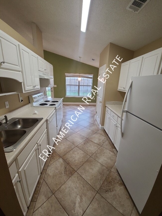 Building Photo - 1608 Ella Ruth Dr